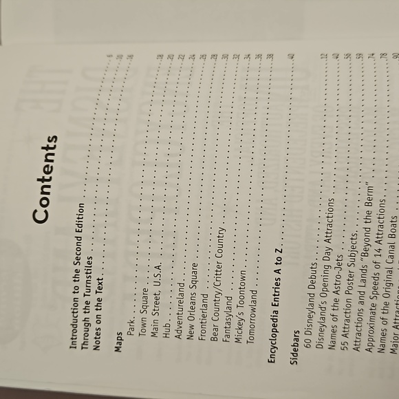 3 Disneyland Guides Collectible no markings 2009 2012 2017 Companion guide - Picture 7 of 14